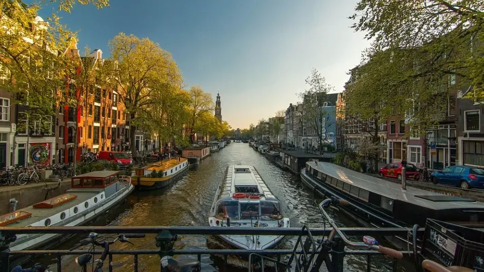 Amsterdam – canaux et charme urbain