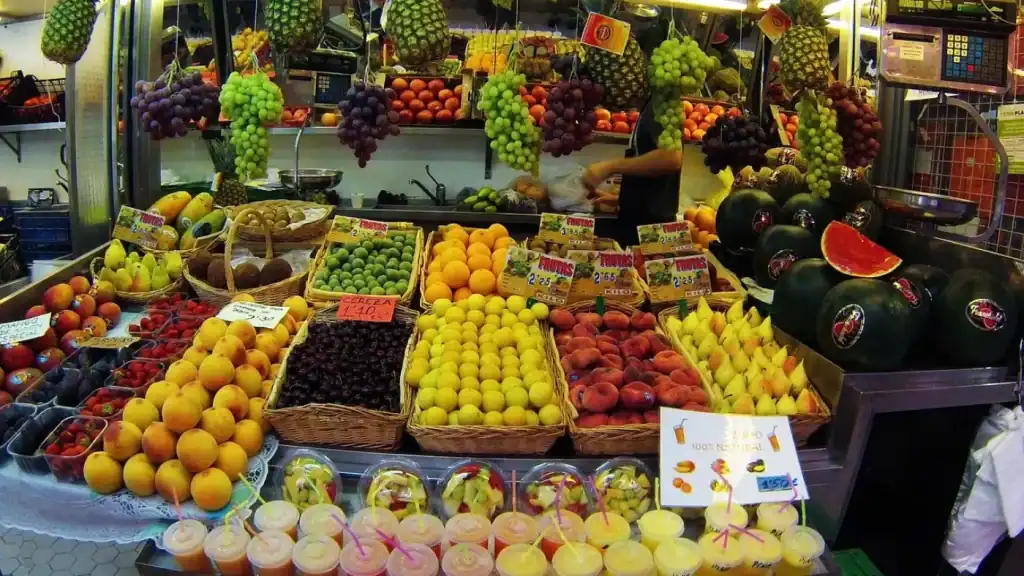 Stand de fruit et légume sur le marché central de Valence